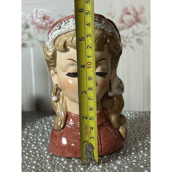 Vintage 6" Santa Hat Lady Head Vase Blonde Pearls Long Eyelashes Wreath Mark - Picture 6 of 7